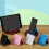Suporte de mesa portátil, leve e ajustável, para tablets e celulares. 7