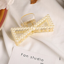 (I) Pearl Hairclip for Women - Elegant Gift