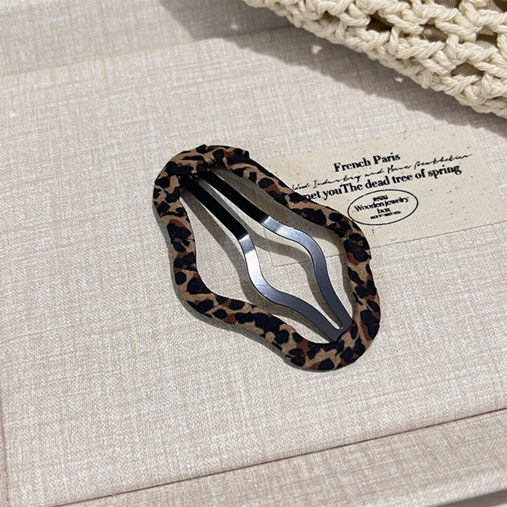 Reach-Tools (Cloud) Chic Leopard Hair Clips For Women