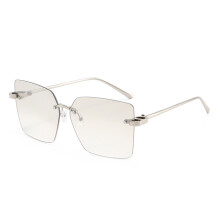 (Silver White)Quadratische Damen-Sonnenbrille mit Metallgestell und getönten PC-Gläsern Strandstil Straße