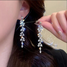 (8) Royal Drop Earrings for Women - Vintage Elegant Alloy