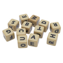 6-seitiges Würfel-Kreuzworträtsel-Wortspiel-Set, 12 Kunststoff-Eisen-Buchstaben