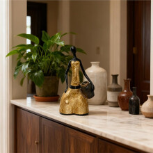 Sculptures Home Decor Abstract Resin Figure Holding Jar Modern Female Body Sculpture for Desktop Home Living Room B