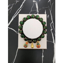 Armband aus aschglasiertem Glas mit goldenem Pi-Xiu-Anhänger