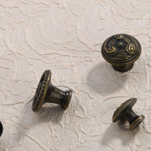 6Pcs Handles for Drawers with Vintage Metal Knob in Brass Finish and Round Shape