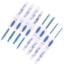 8 Pcs Crochet Hooks Set – Blue & White Non-Slip, Sizes 2.5-6.0mm