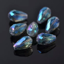 20 Stück 15 x 10 mm tropfenförmige, facettierte Kristallglasperlen (Großhandelspackung Nr. 116, grün gefärbt)