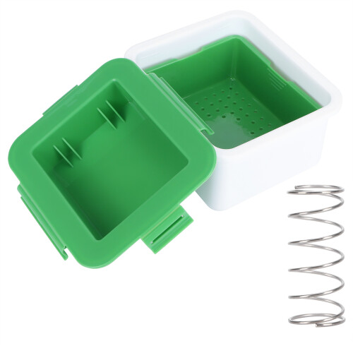 Tofu Press Squeezer PP Water Draining Tool Green White, 16.7x14.6cm 1