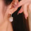 Orecchini pendenti a perno a forma di cuore con perle, 13 mm 4