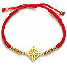 Pulseira ajustável com nó celta da Trindade Irlandesa e cordão vermelho.