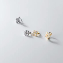 Oorbellen met een bloemmotief van sterling zilver en zirkonia (6 mm)