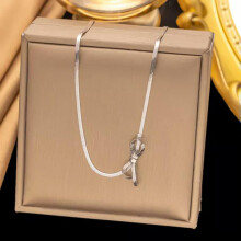Collana girocollo piatta a catena a serpente con ciondolo a fiocco, colore argento, 1 pezzo