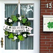 St. Patrick’s Day Wooden Hanging Sign – Irish Clover Door Decoration, Party & Festival Ornament, Compatible with Front Door & Wall