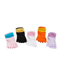 5 paia di calzini corti da donna in cotone a taglio basso con separatore antiscivolo per le dita, ideali per lo sport.