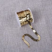 Flad pailletstrimmel 6 mm, 5 yards, lys guld – 10 stk. metallisk skinnende kant til syning, havfruekreationer, Halloween-kostumer
