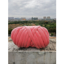 500g Watermelon Red Velvet Chunky Yarn, Super Soft Bulky Arm Knitting Yarn, Washable for Blankets, Pet Beds, Rugs & Pillows