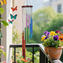 Windspiel aus Aluminium mit drehbarem 12-Röhren-Aufsatz für präzises Stimmen und Abdeckung aus roter Zeder.