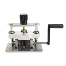 Portable Household Wire Stripper Aluminium Alloy Wire Stripping Tool Scrap Copper Cable Peeling Machine with Hand Crank for 2-20mm Diameter Wire