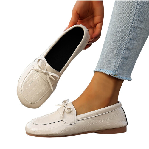 Μπεζ Γυναικεία Μοκασίνια Slip-On με Στρογγυλή Μύτη και Χαμηλό Τακούνι με Φιόγκο 1