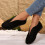 Damen-Slipper mit spitzer Zehenpartie, Flockmaterial, Größe US 7 4