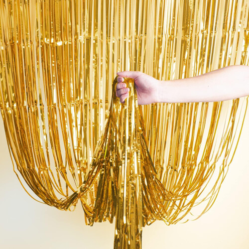 OWill 3pcs 3ft X 8.3ft Gold Metallic Tinsel 1