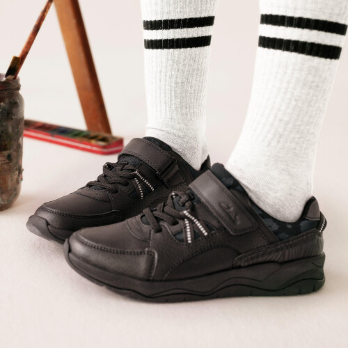 Clarks (Fit Type[Shoes], Shoe Size) Clowder Stripe Kid Black Leather 2
