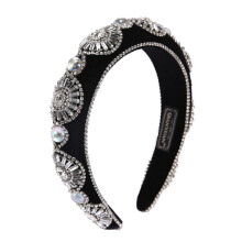 Tiara retrô feminina com design elegante, estilo versátil, toque brilhante, acessórios de cabelo bordados, feita à mão em veludo acolchoado e