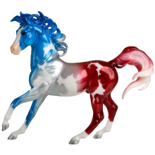 Breyer Horses Traditionell Serie Samlar Modell | Anthem | Patriotisk Röd, Vit och Blå | 2022 Begränsad Utgåva | Häst Modell | 11,5" x 8,5" | 1: