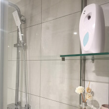 2X Luft Erfrischer SprüHen Automatischer Badezimmer Zeitgesteuerter Luft Erfrischer Spender Ein Der Wand Montiert, Automatischer Duft Spender für zu