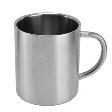 Mug isotherme à double paroi en acier inoxydable, idéal pour les boissons chaudes, avec une poignée ergonomique. Mug de camping résistant et