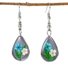 Pendientes de resina con flores secas, forma de lágrima con nomeolvides naturales, ligeros y cómodos, ideales para regalar.