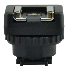 Met de hot shoe-adapterconverter is toegang tot een lichte microfoon mogelijk.