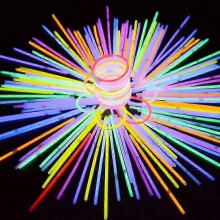 SZTXJ 100 Teile Partyzubehör – 8 Zoll leuchtende Partyutensilien, leuchtende Partydekorationen, leuchtende Halsketten und leuchtende Armbänd