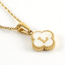 (L gold (including chain)) HKEDES New Clover Pendant Stainless Steel 18K Gold Necklace, Minimalist Shell Letter Clavicle Chain