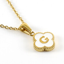 (G gold (including chain)) HKEDES New Clover Pendant Stainless Steel 18K Gold Necklace, Minimalist Shell Letter Clavicle Chain