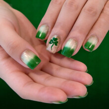 Patrick Theme Artificial Nail Gradient Green Glitters French Tip