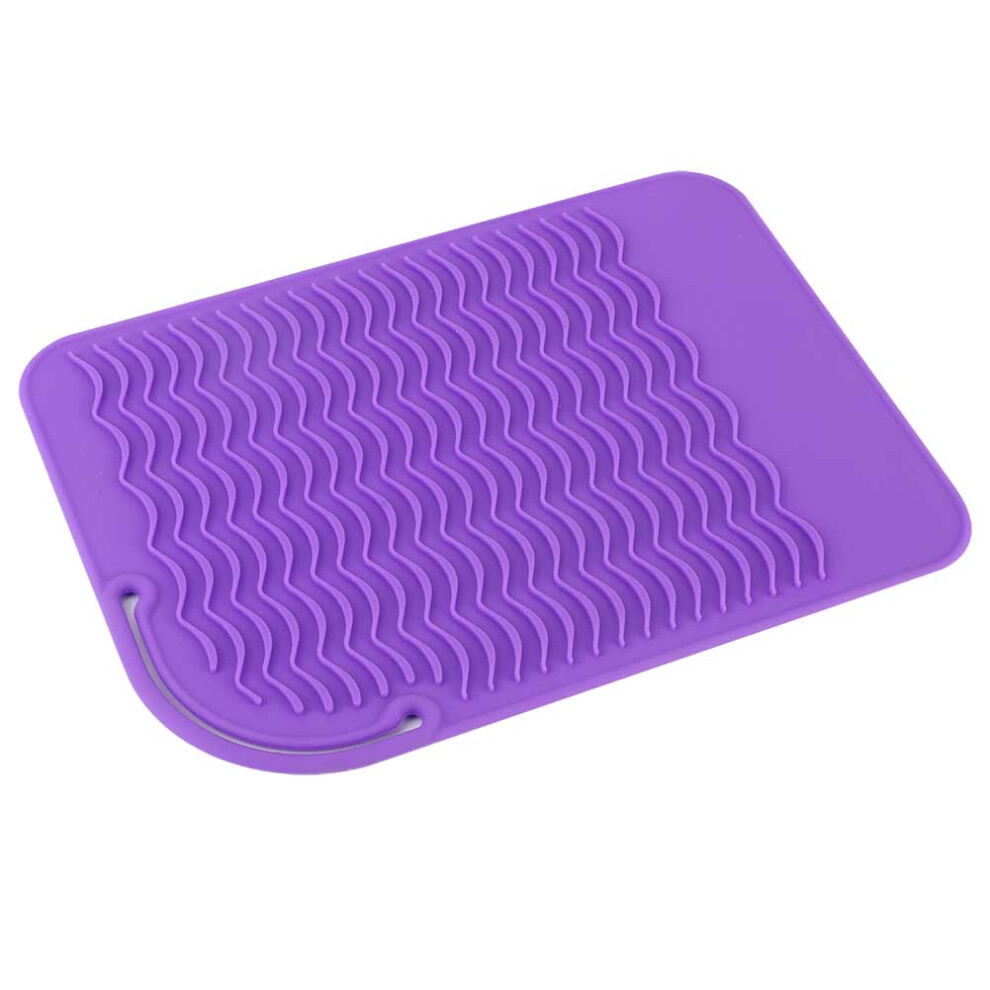 Space-Saving Heat Insulation Pad for Hair Tools