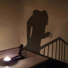 (a) Nosferatu Candle Holder, Halloween Horror Candle Holder Metal Decoration
