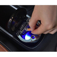 Portable ashtray with LED light compass and cover, black / silver, for car