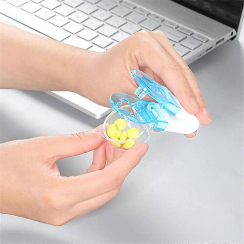 2x Retrospecti Portable Pill Taker Household Gadgets 2