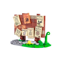 (B23-26-1)MOC Notice Board Building Blocks Bee Farm Fountain Bonfire Stove Medieval Town Street View Water Wall Bridge Road Sign Brick Toy