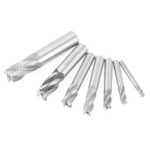 7-delige set 4-snijdige 6-20 mm HSS-eindfrees voor voorbewerken en spaanbrekers.