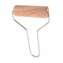 rouleau en bois pour argile avec en fer, outil de gravure
