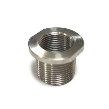 Adapter voor brandstoffilter met onderdrukker, 1/2-28 binnendiameter naar 5/8-24 buitendiameter.