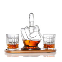 Decanter in vetro da 1 litro per vino, liquori, whisky e scotch con dito medio, divertente decorazione da bar, idea regalo.