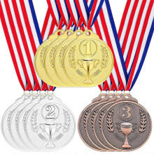 12 Gold-, Silber- und Bronzemedaillen als Preis für den 1., 2. und 3. Platz im Wettbewerb