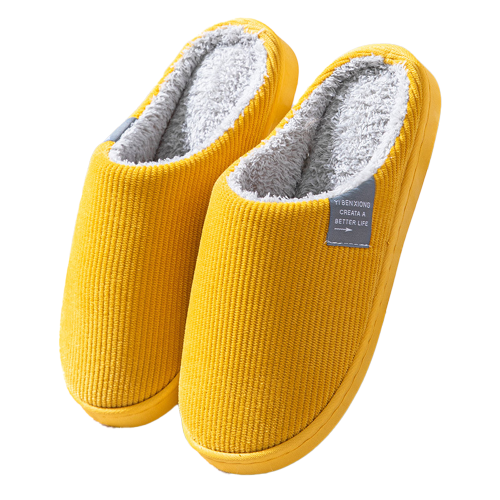 Use chinelos de casa femininos leves, macios e compatíveis com mesas.