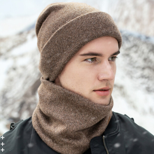 Set composto da berretto invernale, sciarpa, guanti touchscreen e guanti, compatibile con uomo e donna. 2
