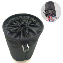 Bolsa portátil para prendedores de roupa, ideal para aventuras ao ar livre. Possui alça de ombro ajustável e grande capacidade para armazena