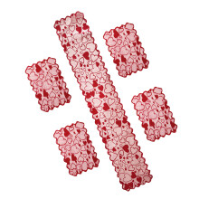 Set aus 5 „Romantics“-Tischläufern mit roter Herzspitze und 4-A